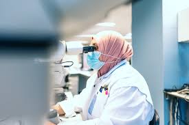 De Cruciale Rol van de Medisch Laboratoriumtechnoloog in de Gezondheidszorg van België