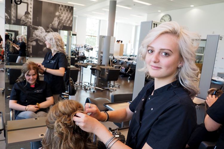 Ontdek de Schoonheid van een Uiterlijke Verzorging Opleiding